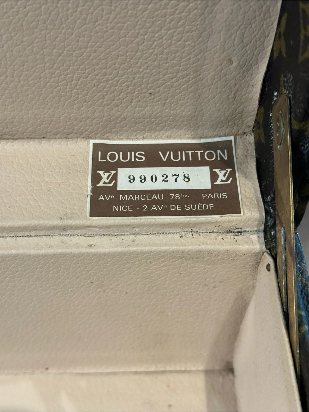 ✨Cotteville 40 ✨ Louis Vuitton Brown Monogram Canvas Trunk Suitcase